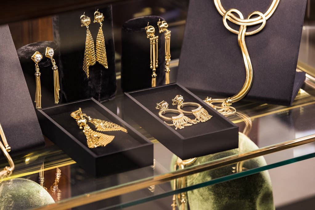 豫园股份2022年一季度珠宝业务增长可观 门店数量扩张